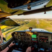 Flugzeug selber fliegen am Flughafen Barth erleben