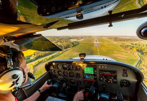 Flugzeug selber fliegen am Flughafen Barth erleben