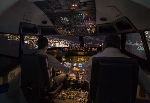 Flugsimulator Rostock 90 min einfach selber fliegen