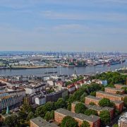 Rundflug Hamburg mit Hafen