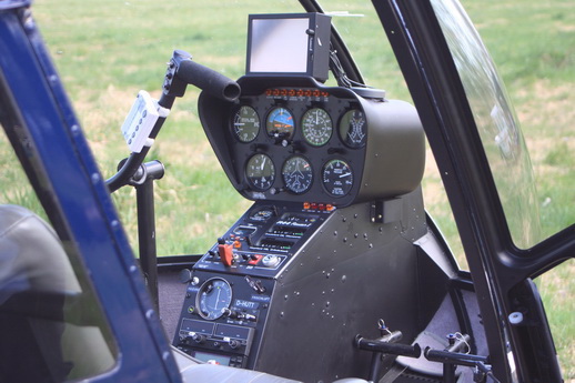 Hubschrauber Helikopter Robinson R44 Cockpit